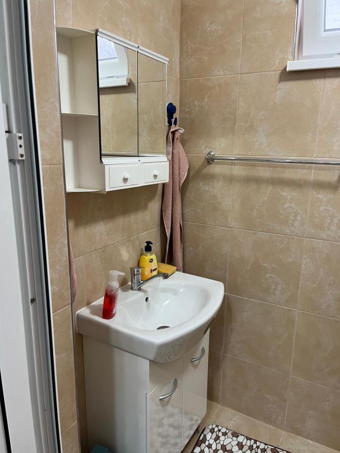 Дом За Гости Осогово Διαμέρισμα Κιουστεντίλ Εξωτερικό φωτογραφία
